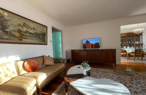 Luxury Three Bedroom apartment in a private house - Foto 3