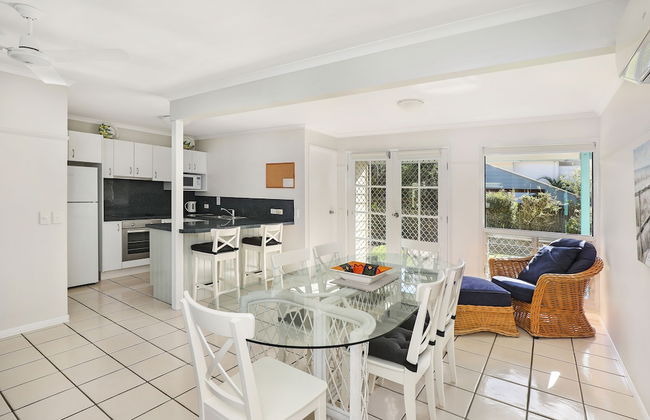 Coral Beach Noosa Resort - Photo 23