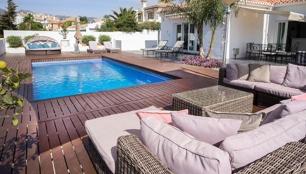 Luxury Villa Near Marbella with Private Pool, Jacuzzi & Modern Amenities - Foto 2, Imagen principal