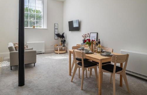 Stunning 1 Bedroom Apartment in a Converted Chapel - Free Parking, Smart TV, Fast WiFi and Self-Check-In by Yoko Property - Foto 9