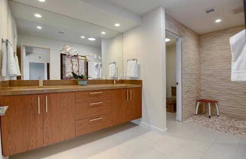 The Cascades Retreat - Walk to Downtown! - Foto 20