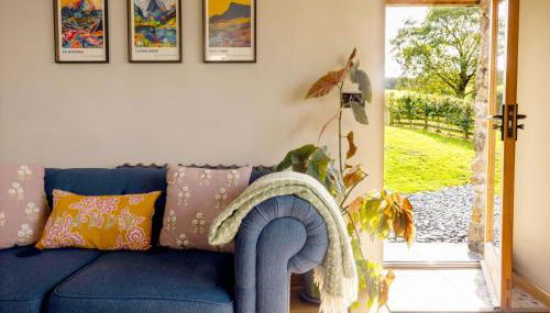 Romantic Snowdonia Cottage with Hot tub, sea & mountain views - Foto 1, Garden view