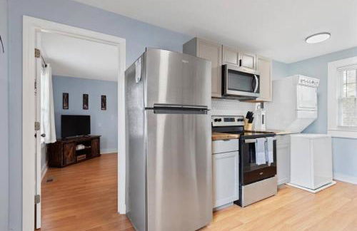 BOHO BUNGALOW - STEPS FROM HISTORIC DOWNTOWN APEX - Foto 12