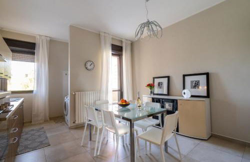Trani with view - roomy apartment with balconies - Foto 7