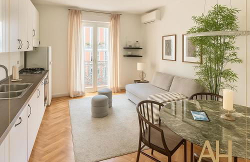 Milan Porta Venezia Shopping, metro, and comfort - Photo 1