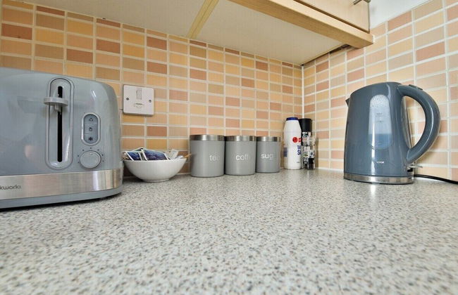 2 Bed House Near Beach with Free Parking - Foto 46