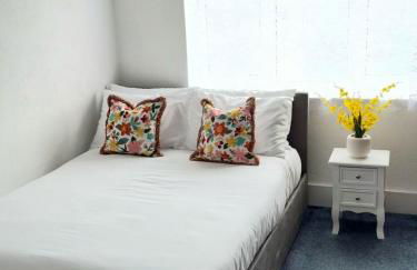 Luxury House in Ilford 21 minute Train journey from Central London - Foto 21