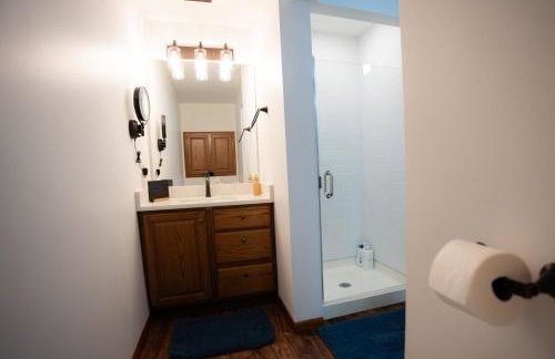 Whispering Woods Estate - Relax, Recharge, Connect - 12 wooded acres, 3 Bedrooms, 3 Baths, sleeps 10 - Foto 23