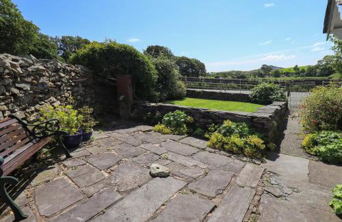 Ellis Howe - Photo 32