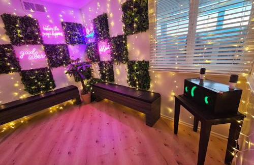 La Jolla Gem with Ocean View - 11 Beds, Hot Tub, Karaoke & Game Den - Foto 76