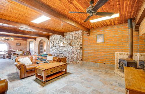 10-Acre Desert Oasis with Expansive Patio in Tucson! - Foto 6