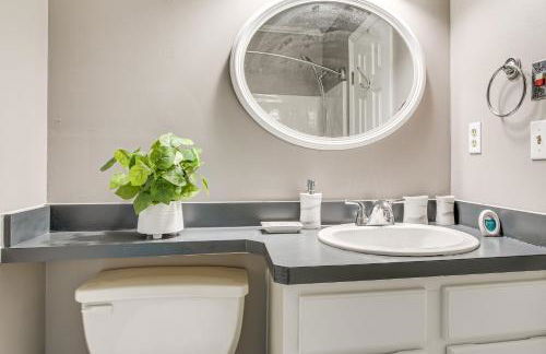 Spacious Home with Patio Near SC State and Claflin - Foto 11