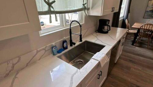 Home in the City: 4BR Fresno Retreat w POOL - Foto 3