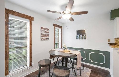 Townhome - Convenient Location - Foto 10