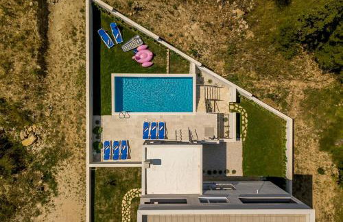 Luxe villa with pool, jacuzzi, and sauna - Foto 73