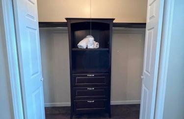 The Red Door 2-bedroom townhouse near VT & RU - Foto 20