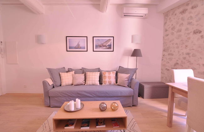 Picasso Apartments - Photo 14