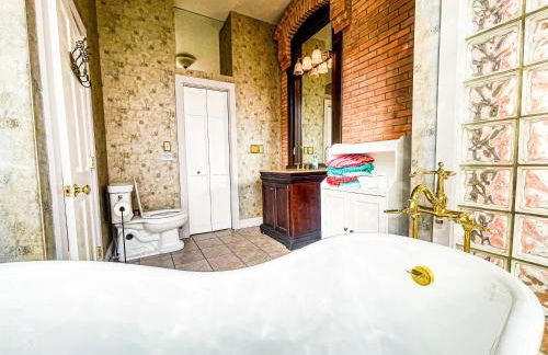 Charming School House with Large Pool - Foto 23