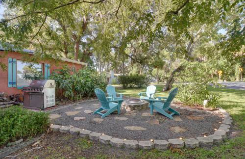 Riverfront Getaway with Hot Tub and Game Room! - Foto 35