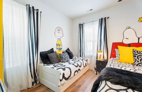 4BR Themed Stay Suite Near NC State Downtown Sleeps 10 - Foto 20