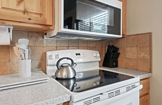 Trapper 8: Cozy 4-Bedroom Condo, 1 Minute to Yellowstone, perfect for 8 guests. - Foto 30