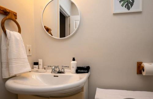 4BR Cozy Family Retreat Near Mall of GA, Near Lake Lanier - Sleeps 10 - Foto 53