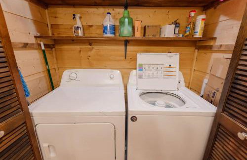 Home with Sauna & Hot Tub & Lake Access - Foto 44