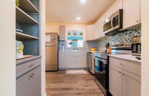 Lovely vacation home 1 block from beach & downtown Gulfport - Foto 28