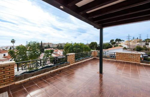 Queen Fabiola Villa, spacius home with private Pool in east Malaga - Photo 77