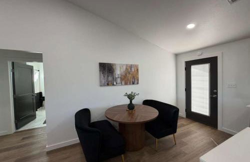 Royal Flush Villa - King Bed near WinStar - Foto 4