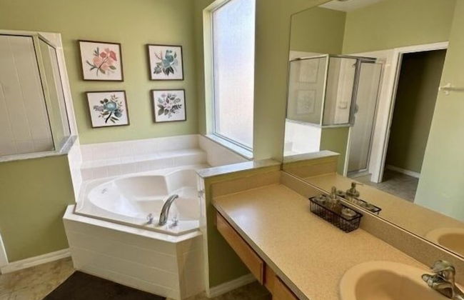 Luxuriate In Our Spacious 7br, 4.5ba 7 Bedroom Villa by RedAwning - Foto 12