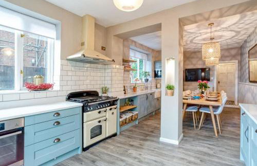 6BR Luxury Beach House Hot Tub & Sea Views - Foto 5