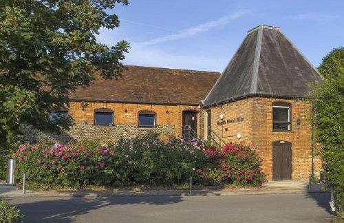 Bright 1 bedroom apartments near Farnham Castle - Photo 17