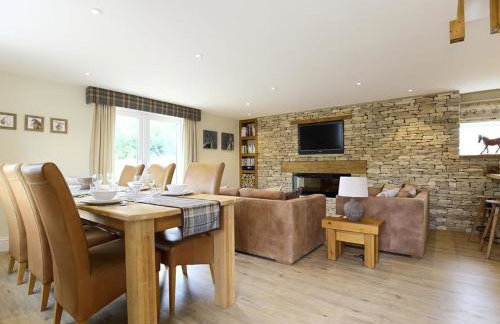 Old Groom's Cottage - Photo 8