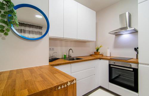 Flexible SelfCheckIns 110 - Zagreb - Private Parking - Loggia - Foto 14