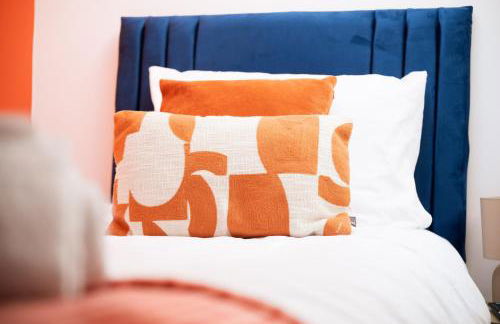 8 Bedroom, 8 En suite, 12 beds, Fast Wifi, Contractors, Parking - Foto 23