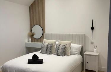 The Lodge Hideaway in Cowes - Photo 2