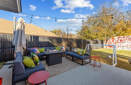 Texas Willow Ranch - Epic Luxury Retreat with Pool, Game room, Soccer, BBQ, Fire table - Foto 68