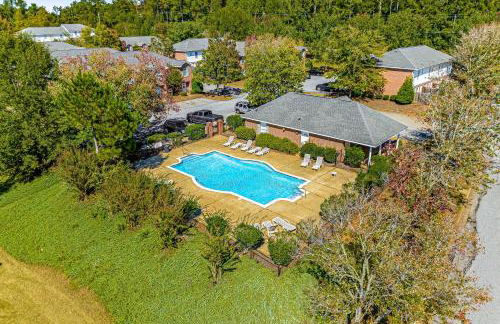 Seasonal Pool Access and Patio Auburn Getaway! - Foto 2