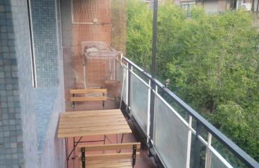 250m Chamartin, 250m plaza castilla, 3 stops Bernabeu - Photo 4