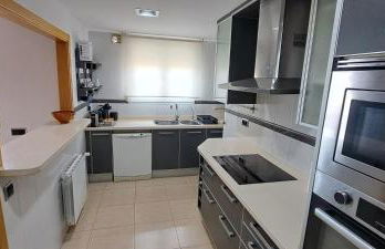 Piso soleado con buena ubicación - Foto 13