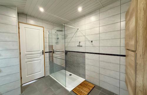 Chalet des Sapins, paisible avec terrasse & jardin - Foto 16