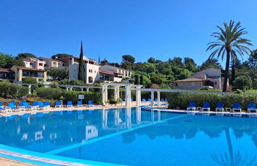 Joli appartement Les Parcs de Grimaud - Piscine - Foto 9