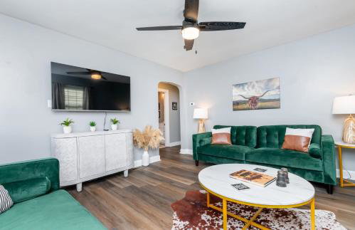 The Lucky Horseshoe 4BR Derby Side Retreat - Foto 9