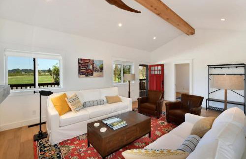 Completely Remodeled Farmhouse With Stunning Views Of Dry Creek Valley - Foto 12