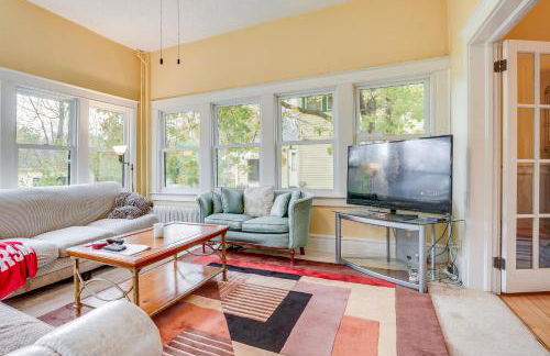 Eau Claire Retreat Close to Campus and Dtwn! - Foto 7