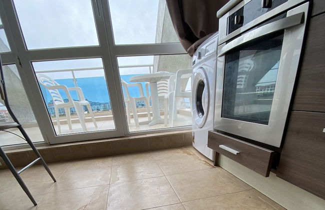 1-bed Modern Sea View Apartment in Aparthotel - Photo 38