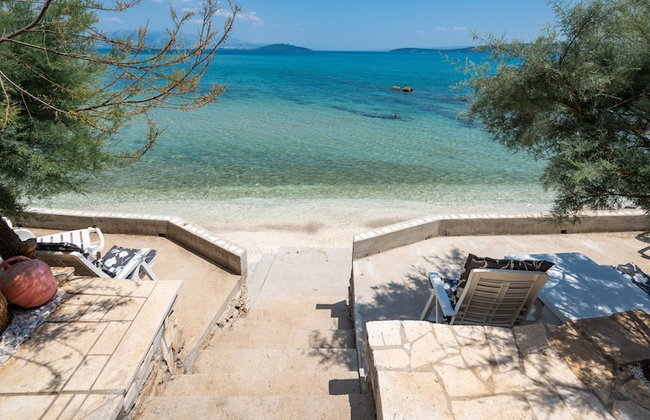 Beachfront villa Mihovil with direct beach access - Foto 2