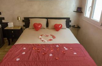 Douceur d’une nuit (studio avec jaccuzi privatif) - Photo 4