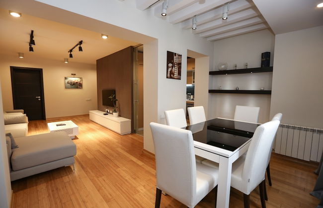 Hosthub 2 Bedroom near Dry Bridge SmartTV - Photo 10